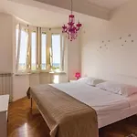 Apartment 1 Bedroom Stunning In *