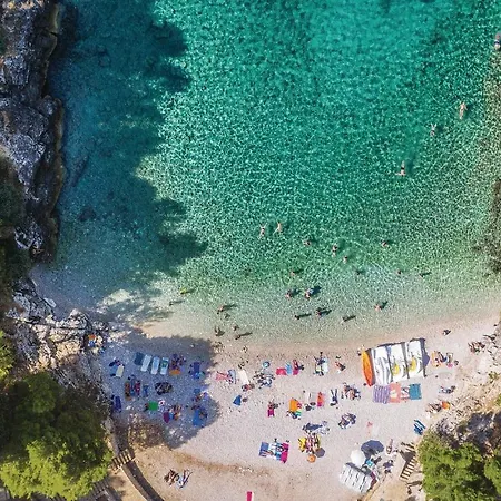 1 Bedroom Stunning In *