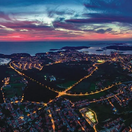 1 Bedroom Stunning In شقة