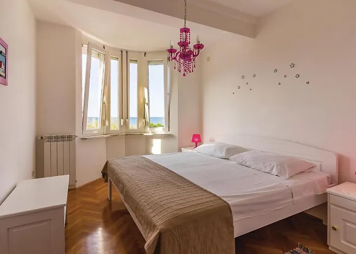 Apartment 1 Bedroom Stunning In *