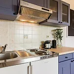 1 Bedroom Stunning In Πούλα