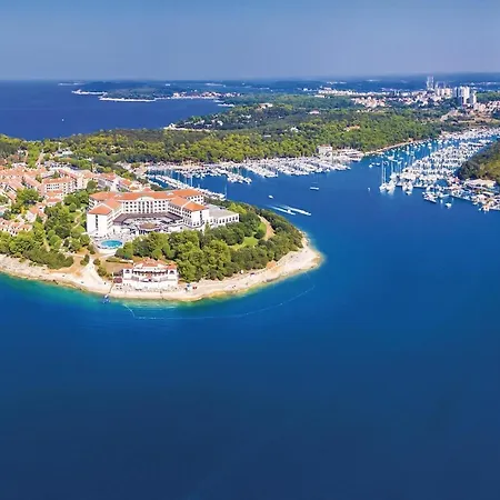 Cozy Apartment In Pula With Wifi *
