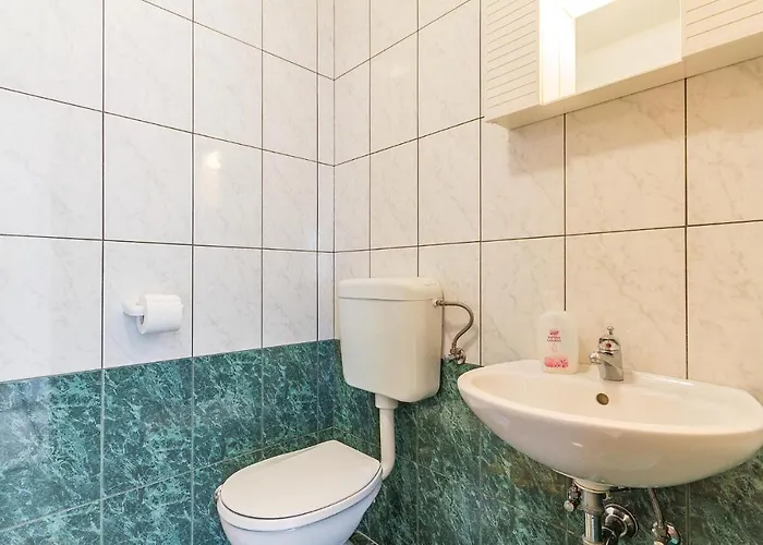 Apartment 1 Bedroom Stunning In *