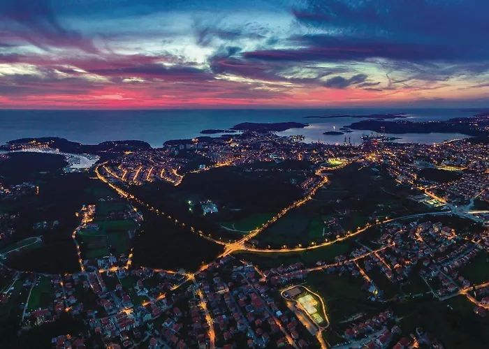 1 Bedroom Stunning In דירה פולה